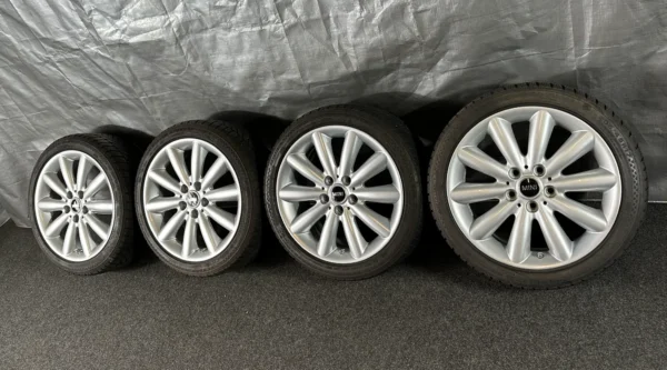Mini One Cooper S F55 F56 F57 205/45 R17 Winterreifen Cosmosspoke