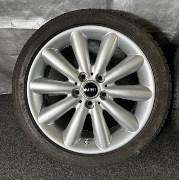 Mini One Cooper S F55 F56 F57 205/45 R17 Winterreifen Cosmosspoke – Bild 5